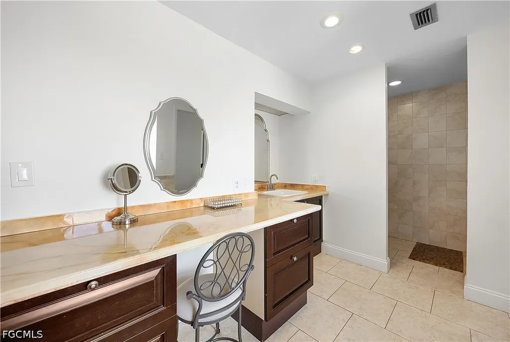 8512 Chatham Street Fort Myers FL 33907