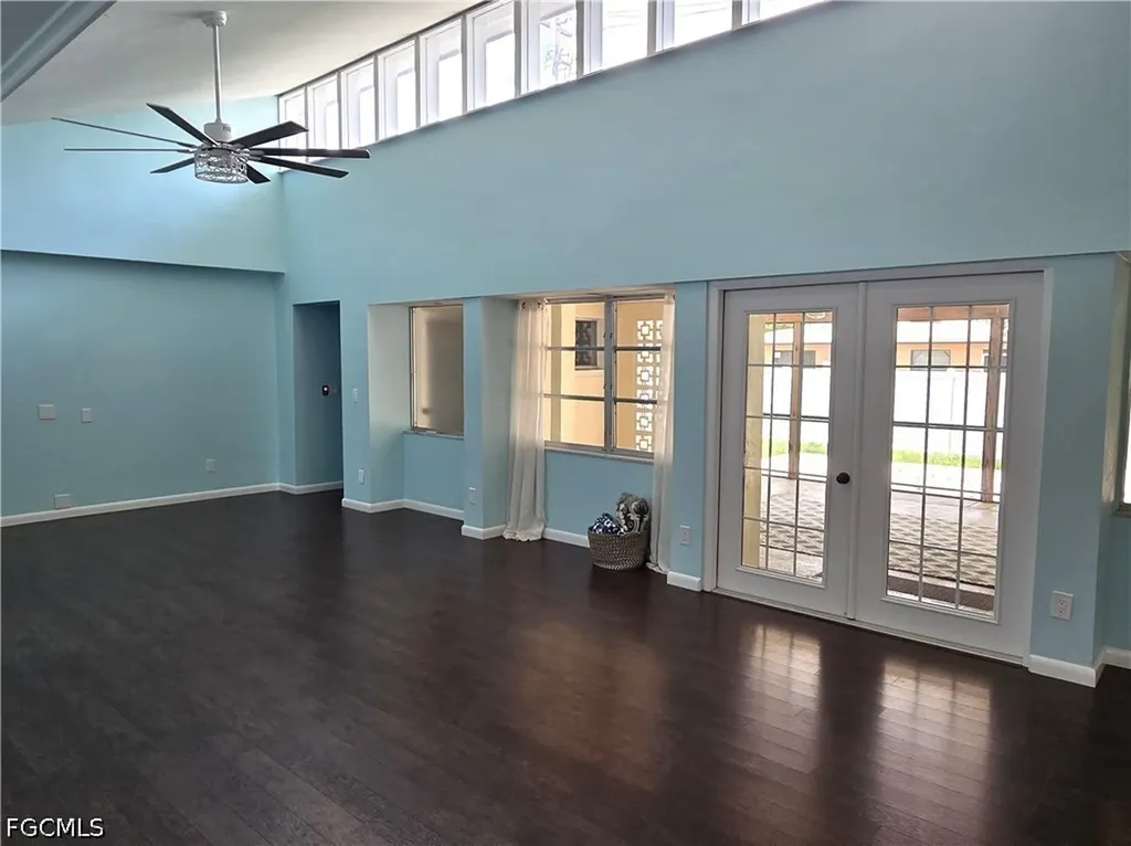 8512 Chatham Street Fort Myers FL 33907