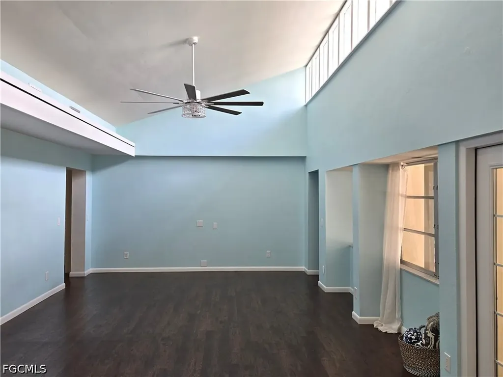 8512 Chatham Street Fort Myers FL 33907