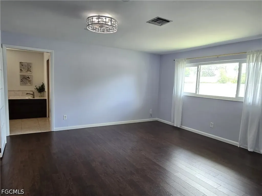 8512 Chatham Street Fort Myers FL 33907