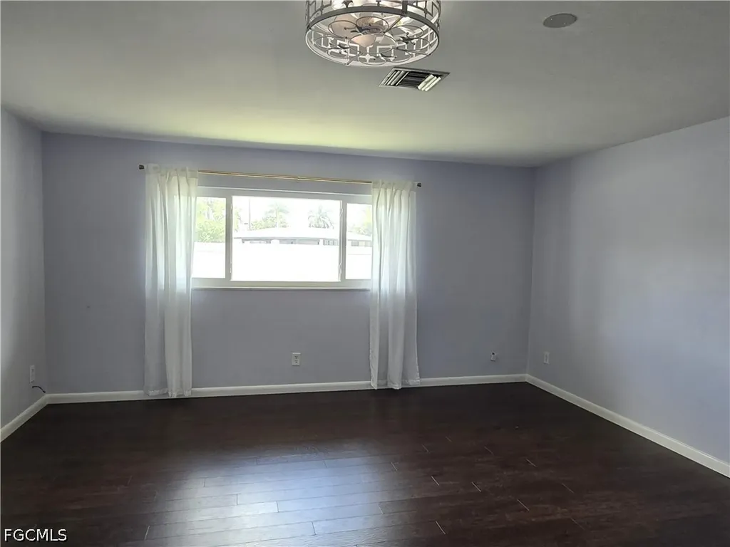 8512 Chatham Street Fort Myers FL 33907