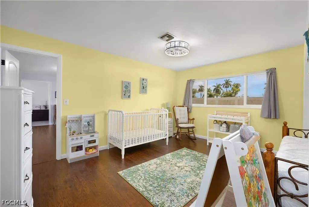 8512 Chatham Street Fort Myers FL 33907