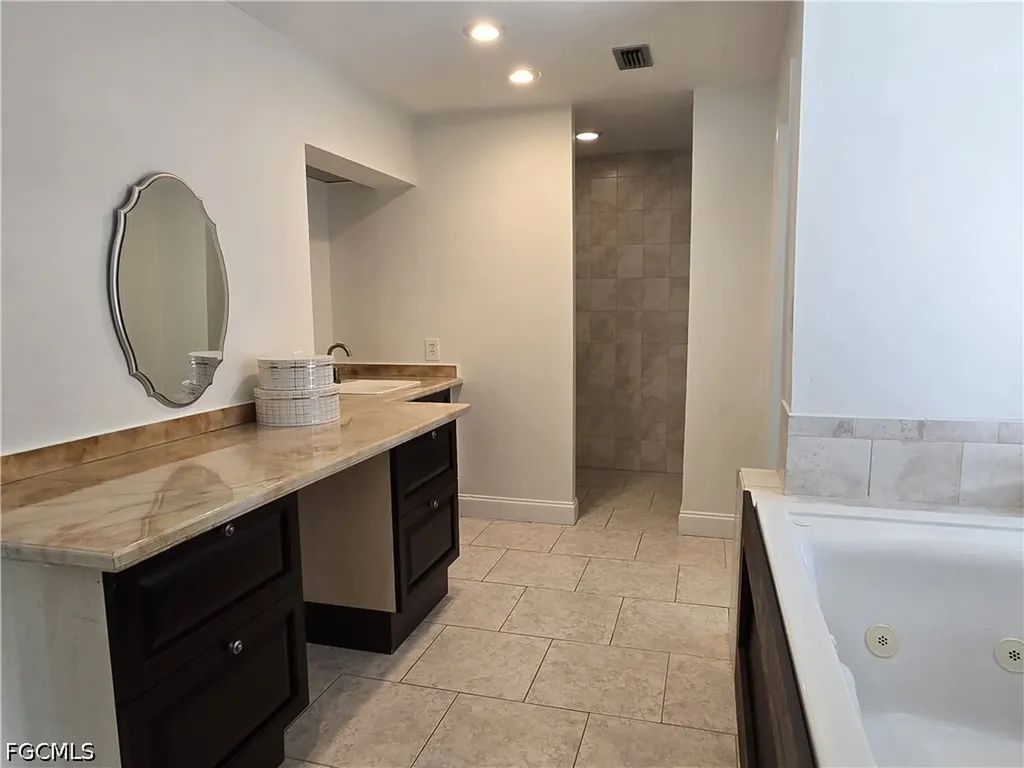8512 Chatham Street Fort Myers FL 33907