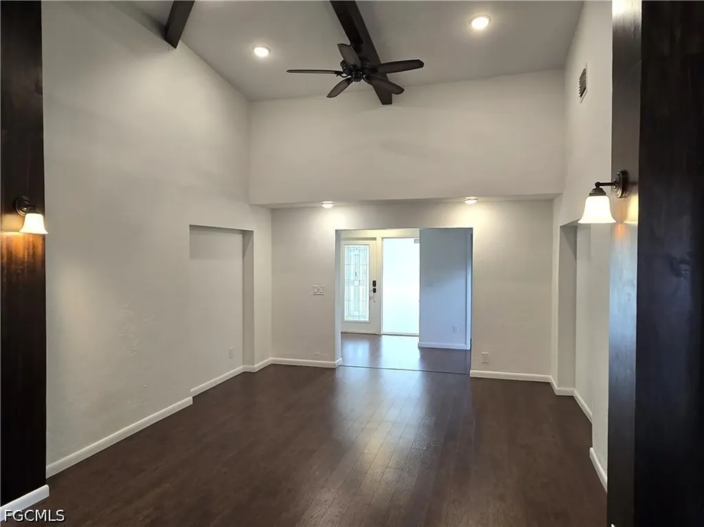 8512 Chatham Street Fort Myers FL 33907