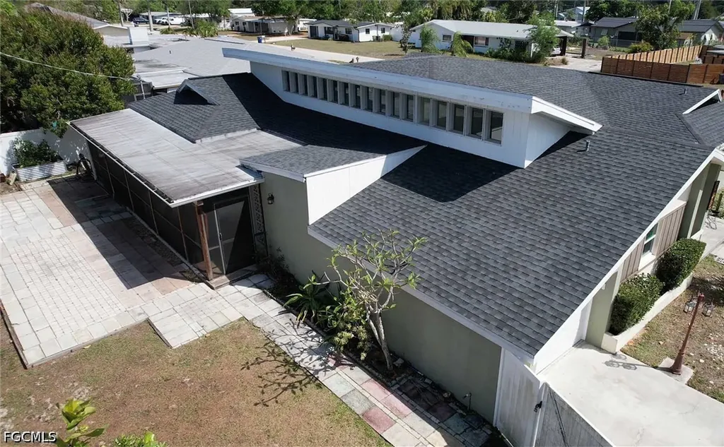 8512 Chatham Street Fort Myers FL 33907