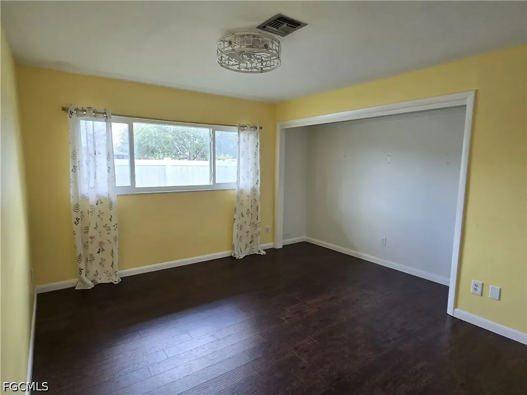 8512 Chatham Street Fort Myers FL 33907