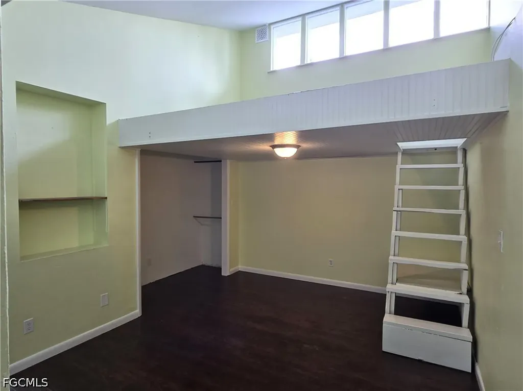8512 Chatham Street Fort Myers FL 33907