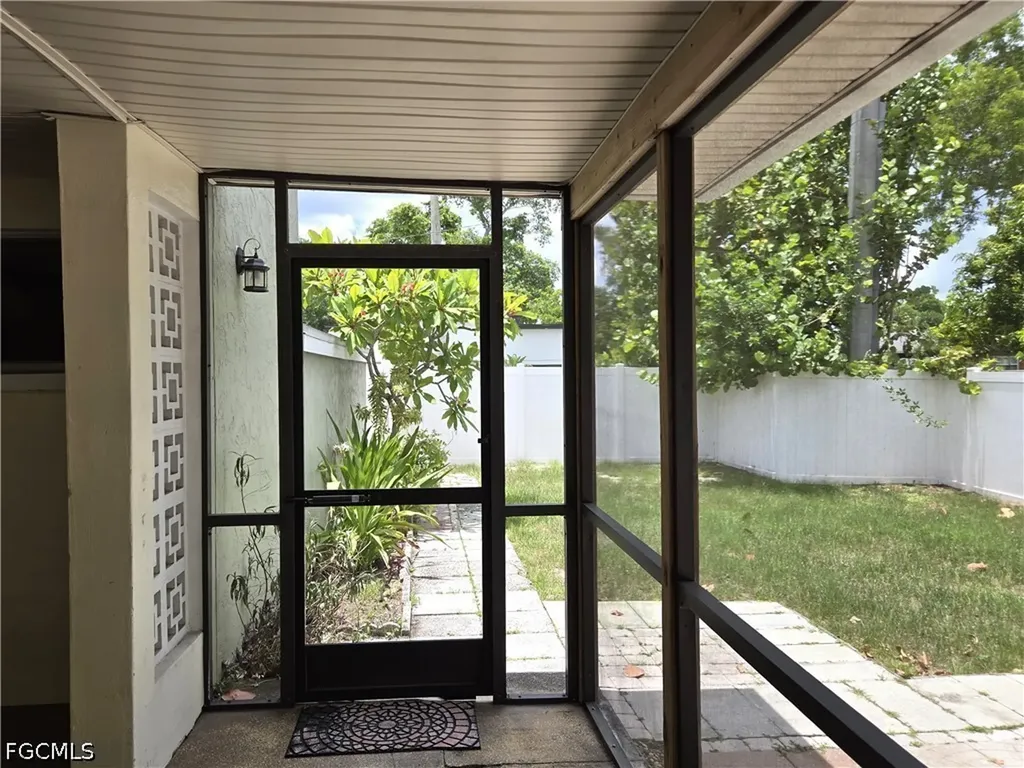 8512 Chatham Street Fort Myers FL 33907