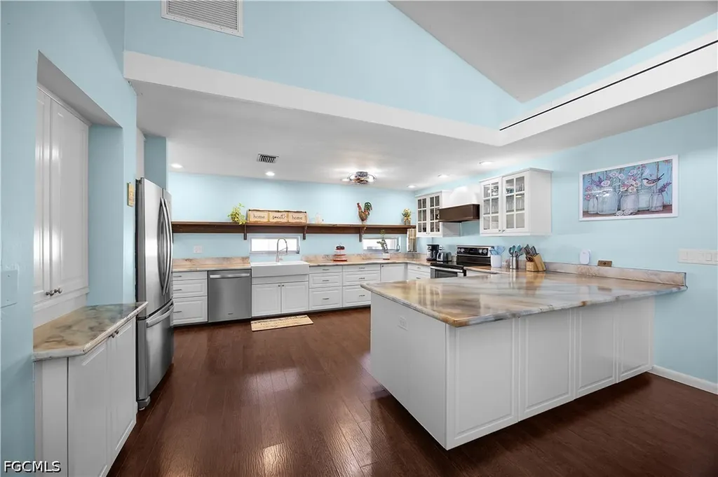 8512 Chatham Street Fort Myers FL 33907