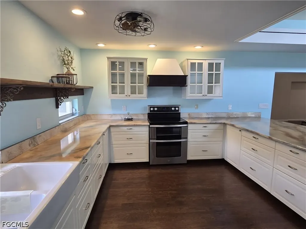 8512 Chatham Street Fort Myers FL 33907