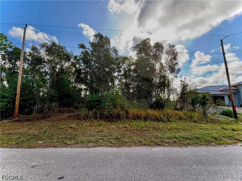 433 Paulcrest Avenue Lehigh Acres FL 33974
