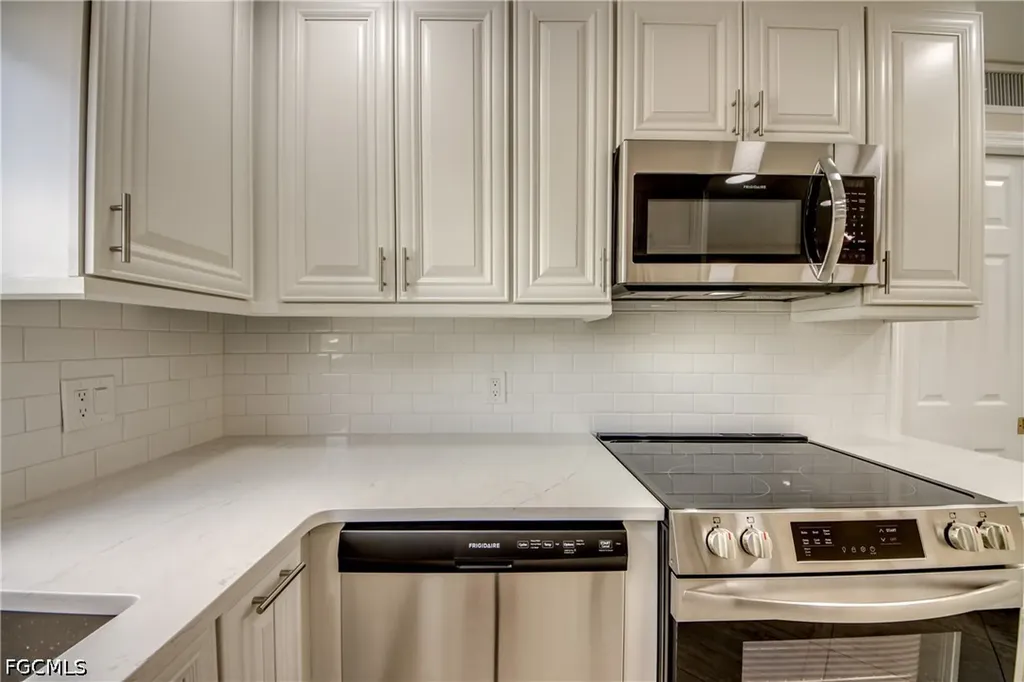 920 SE 46th Street Cape Coral FL 33904
