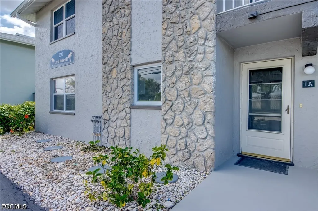 920 SE 46th Street Cape Coral FL 33904