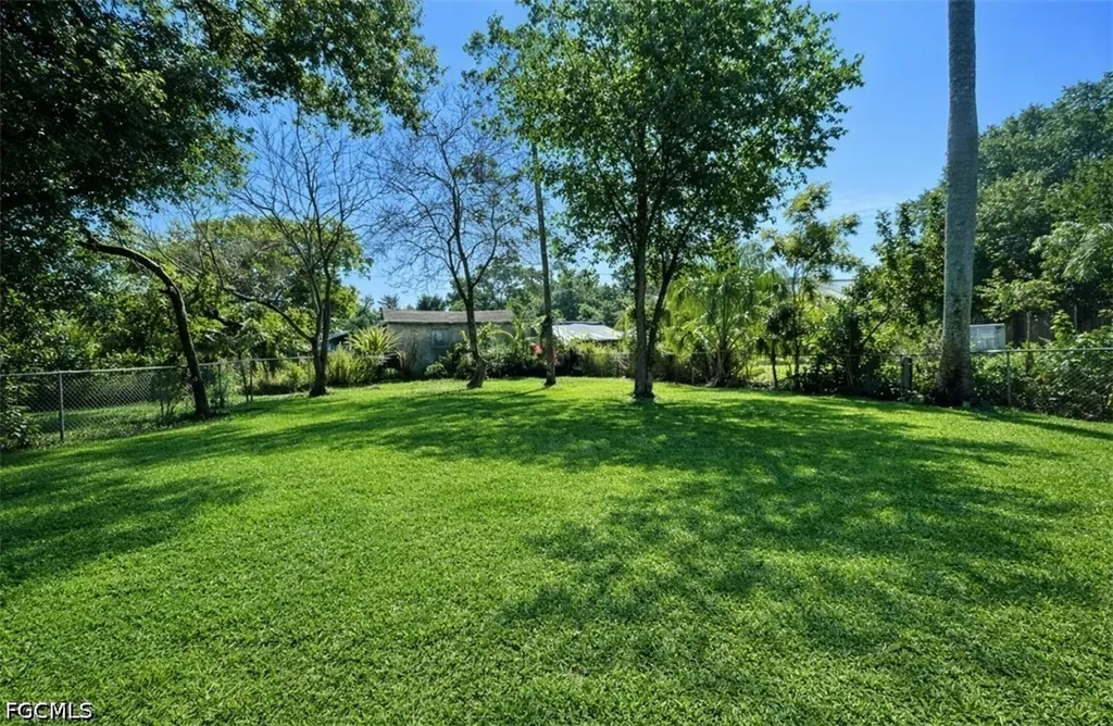 569 Nuna Avenue Fort Myers FL 33905