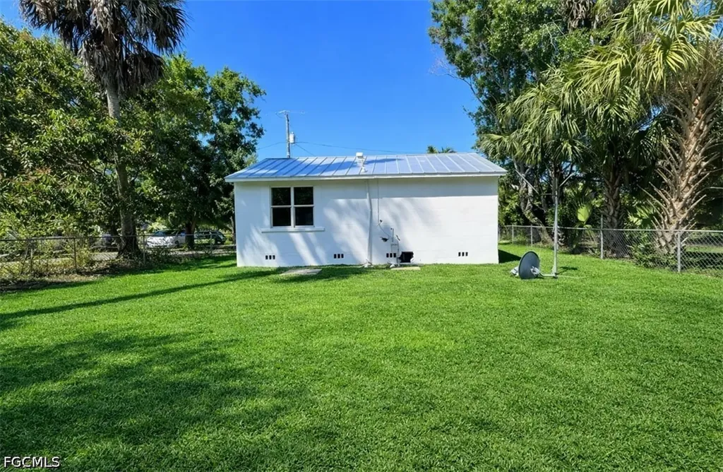569 Nuna Avenue Fort Myers FL 33905