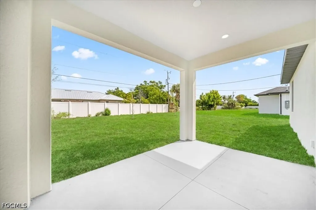1329 NE 18th Terrace Cape Coral FL 33909