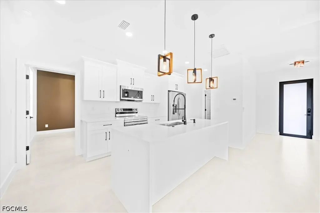 1329 NE 18th Terrace Cape Coral FL 33909