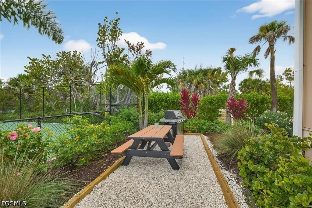 631 Nerita Street Sanibel FL 33957