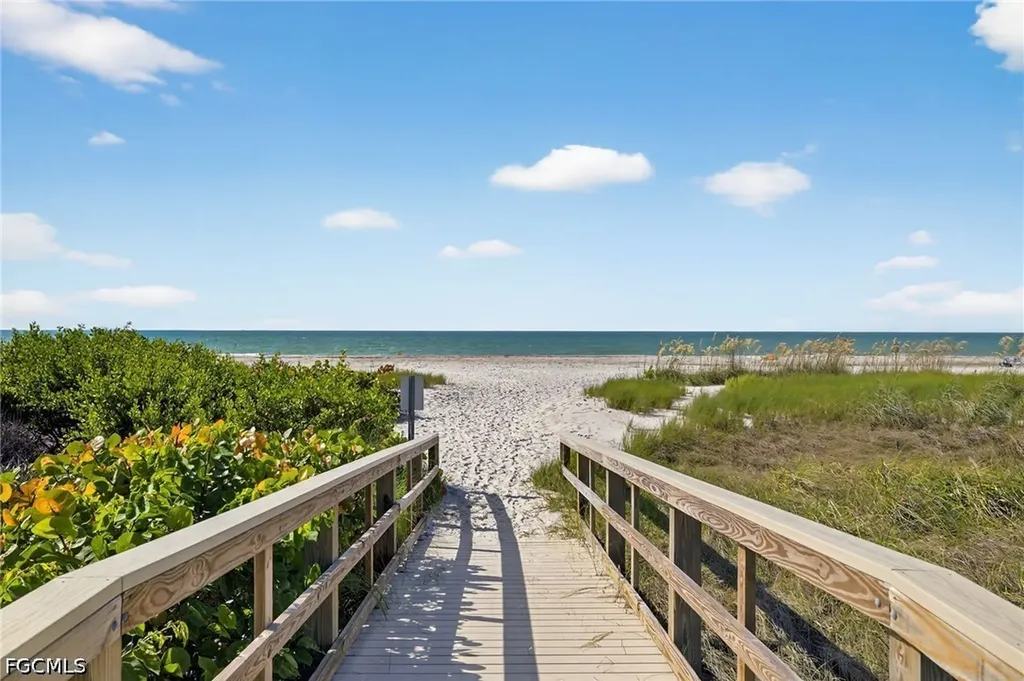 631 Nerita Street Sanibel FL 33957