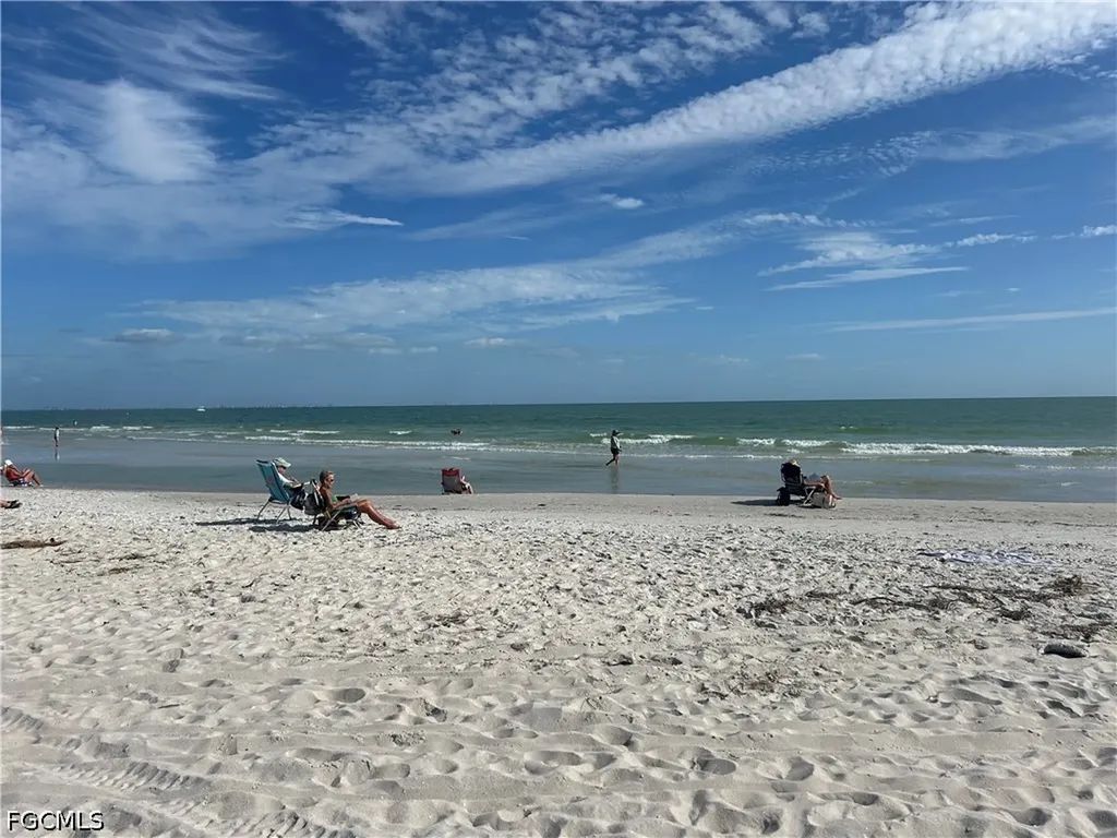 631 Nerita Street Sanibel FL 33957