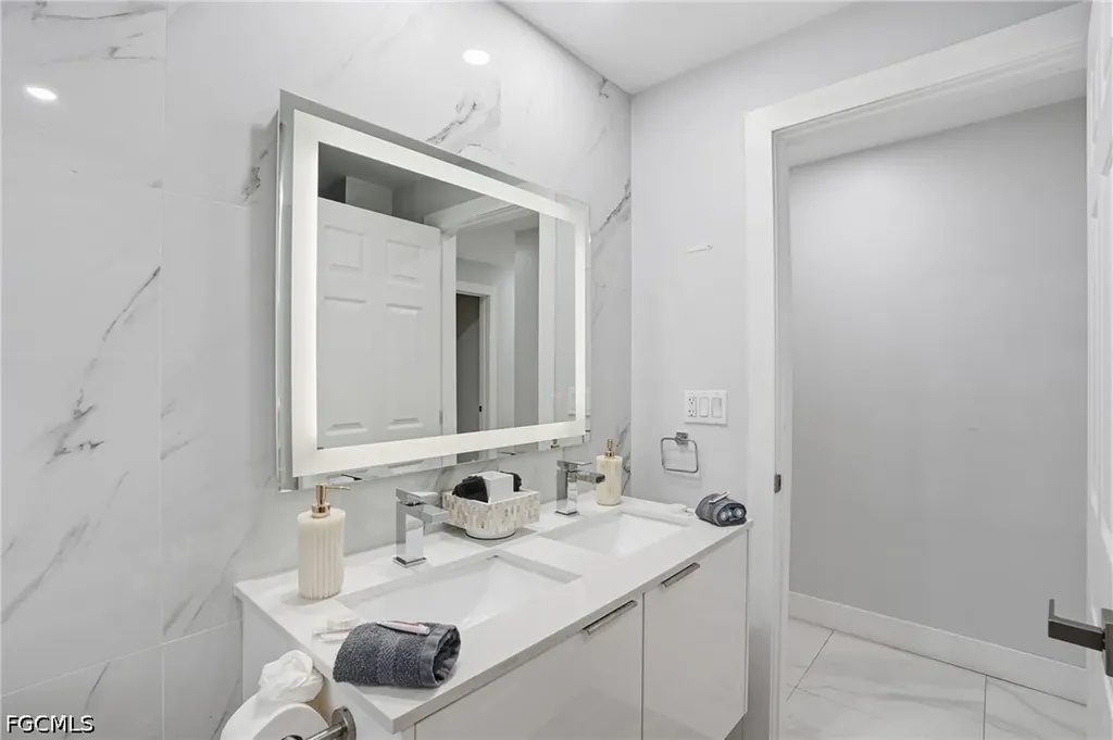 442 El Dorado Parkway E Cape Coral FL 33904