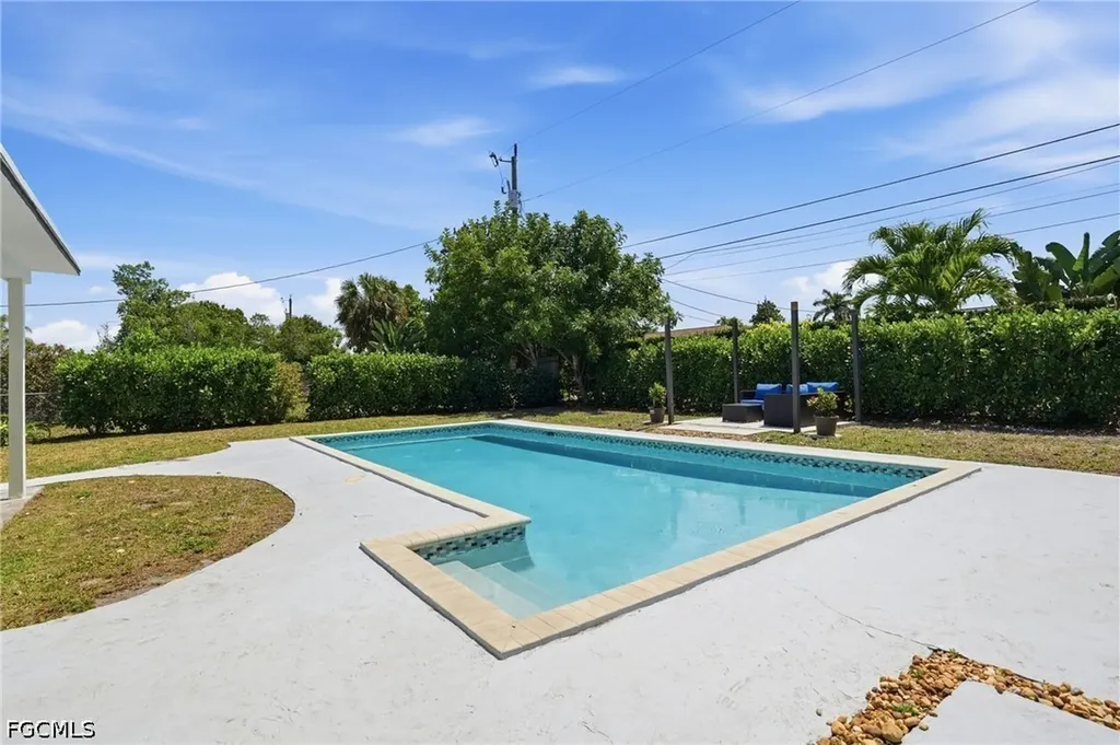 442 El Dorado Parkway E Cape Coral FL 33904