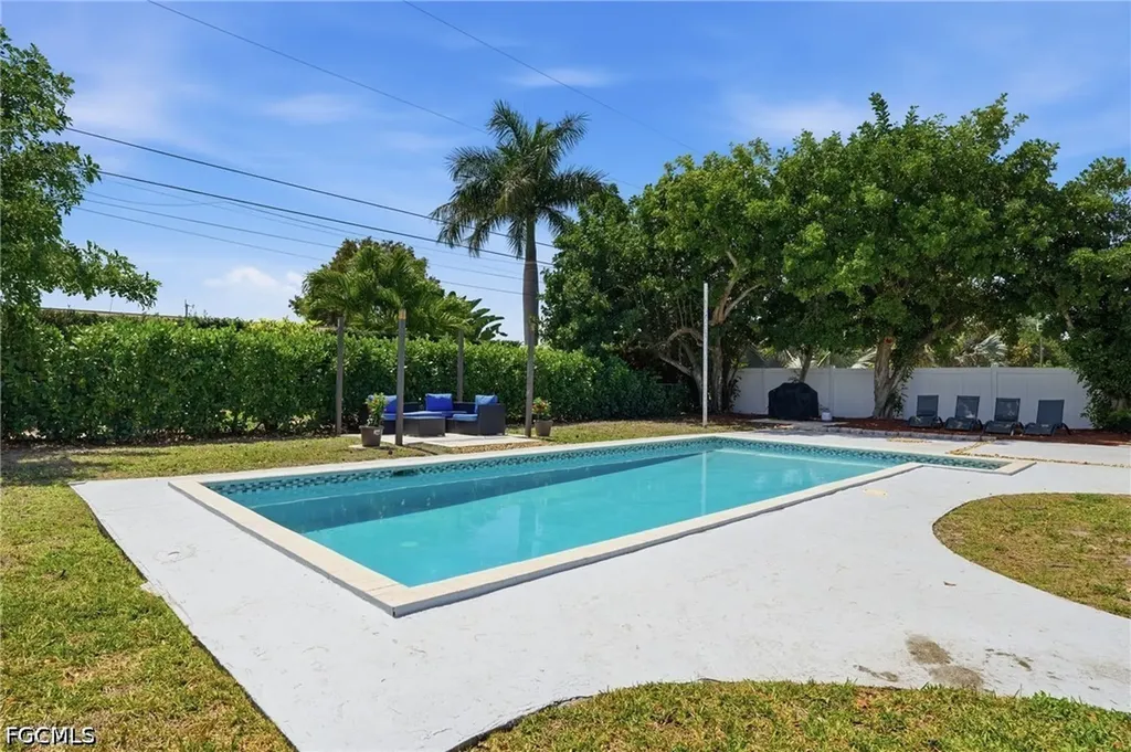 442 El Dorado Parkway E Cape Coral FL 33904