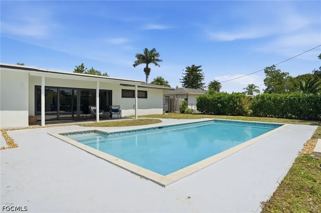 442 El Dorado Parkway E Cape Coral FL 33904
