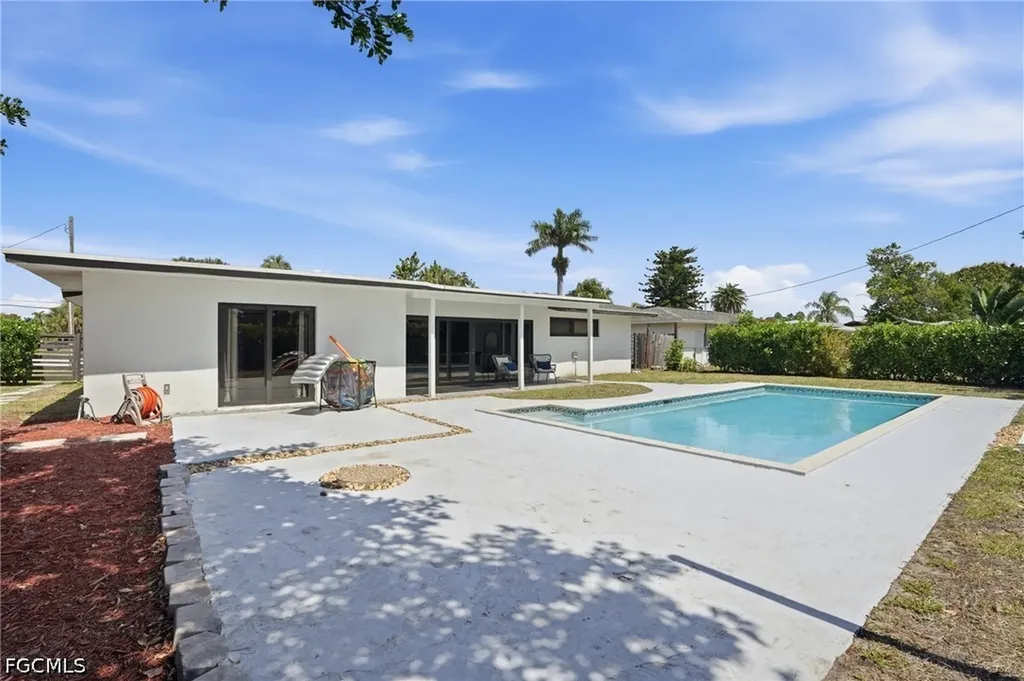 442 El Dorado Parkway E Cape Coral FL 33904