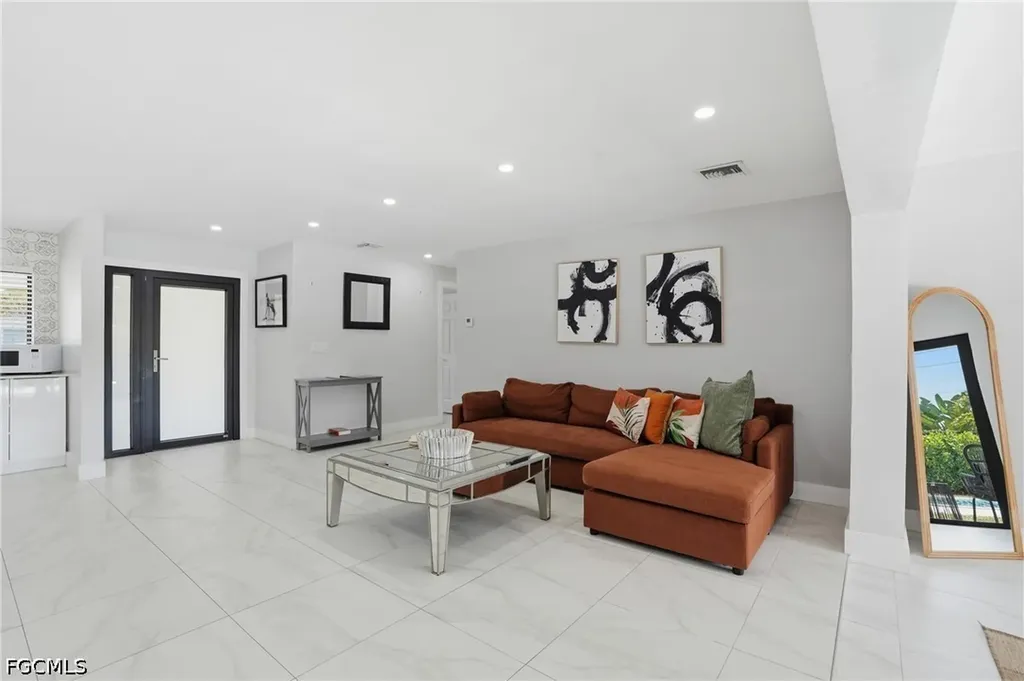 442 El Dorado Parkway E Cape Coral FL 33904