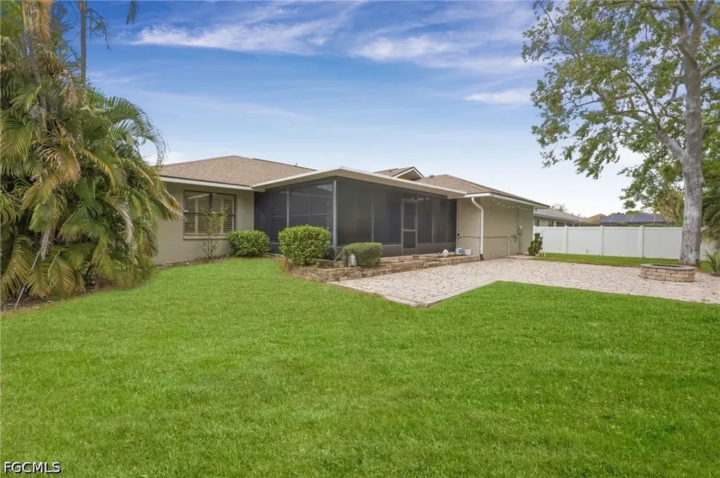 1828 SW 18th Terrace Cape Coral FL 33991