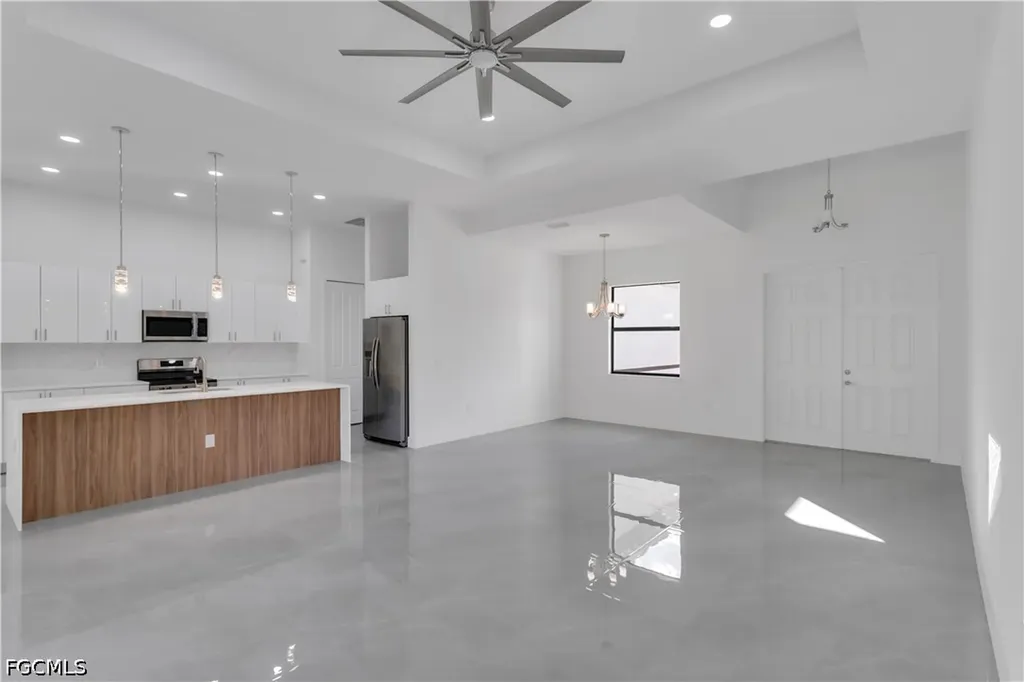 2612 12th Street SW Lehigh Acres FL 33976