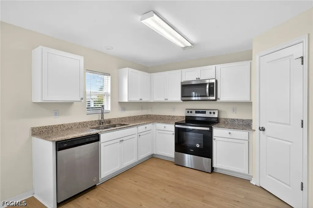 921 Jacaranda Parkway E Cape Coral FL 33909