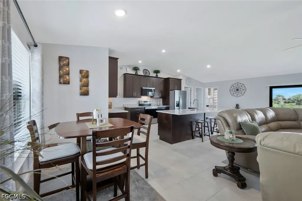 2519 NE 5th Place Cape Coral FL 33909