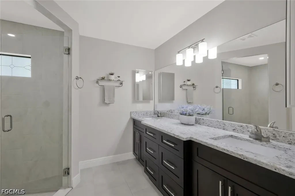 2519 NE 5th Place Cape Coral FL 33909