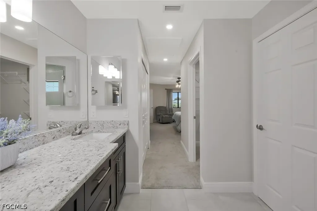 2519 NE 5th Place Cape Coral FL 33909