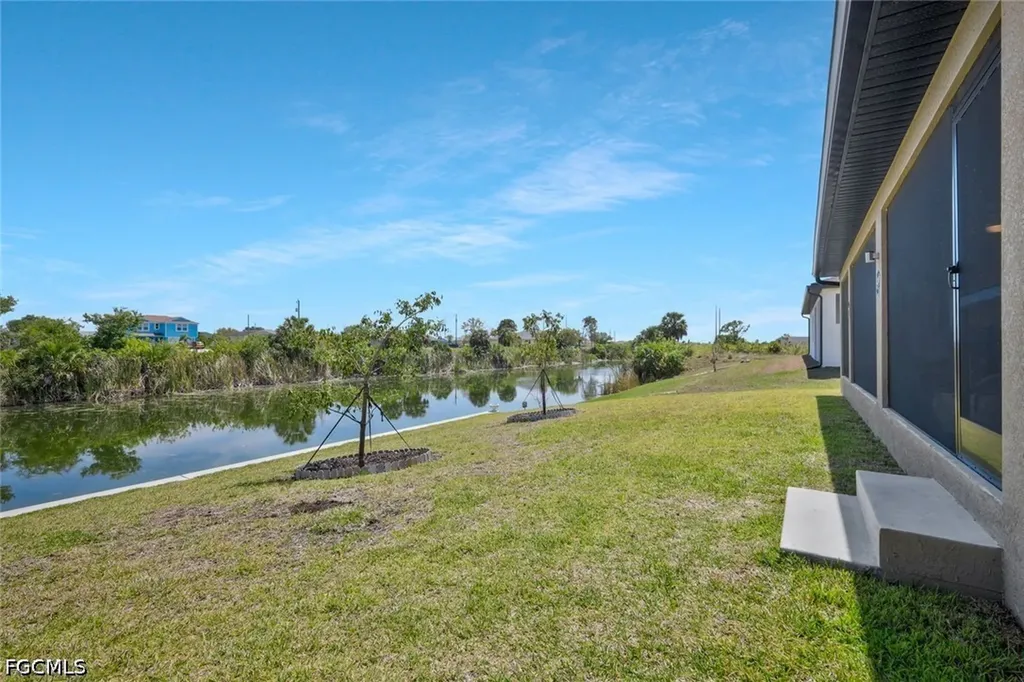 2519 NE 5th Place Cape Coral FL 33909