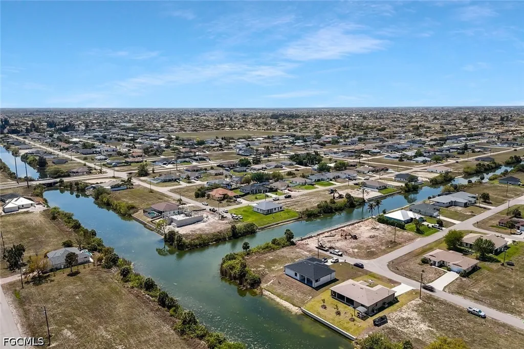 2519 NE 5th Place Cape Coral FL 33909
