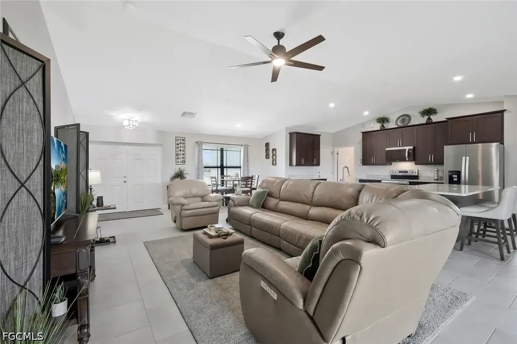 2519 NE 5th Place Cape Coral FL 33909