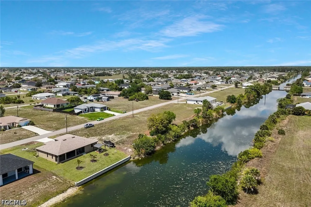 2519 NE 5th Place Cape Coral FL 33909