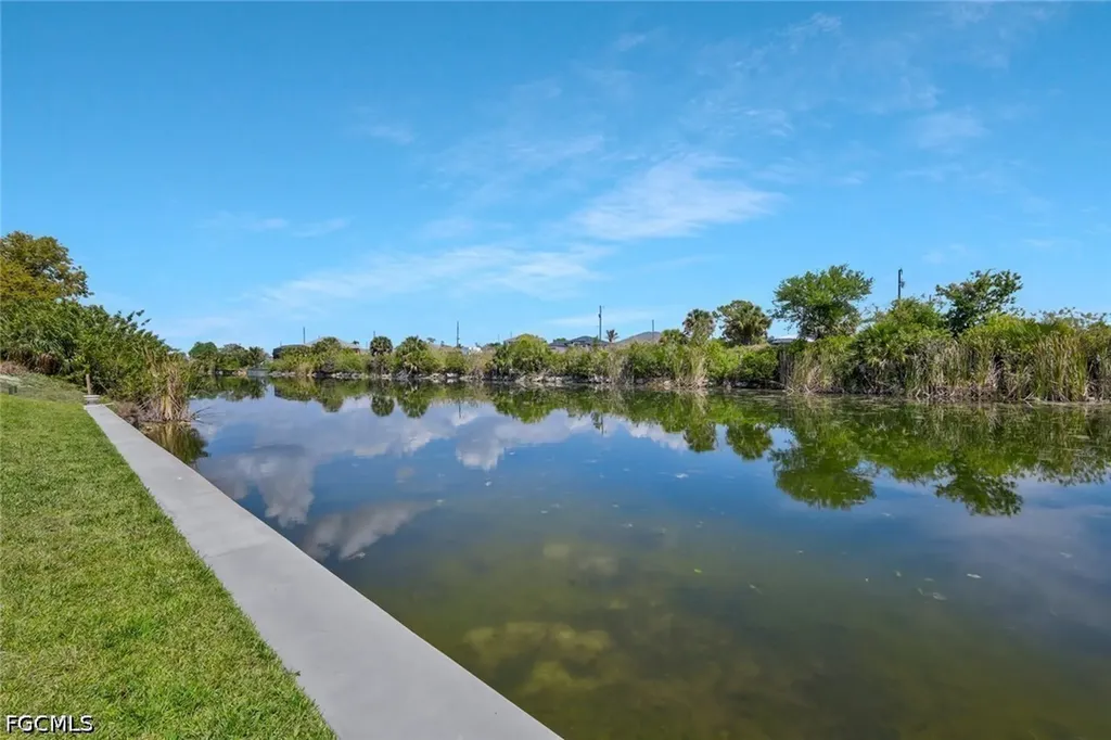 2519 NE 5th Place Cape Coral FL 33909