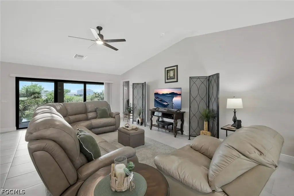 2519 NE 5th Place Cape Coral FL 33909