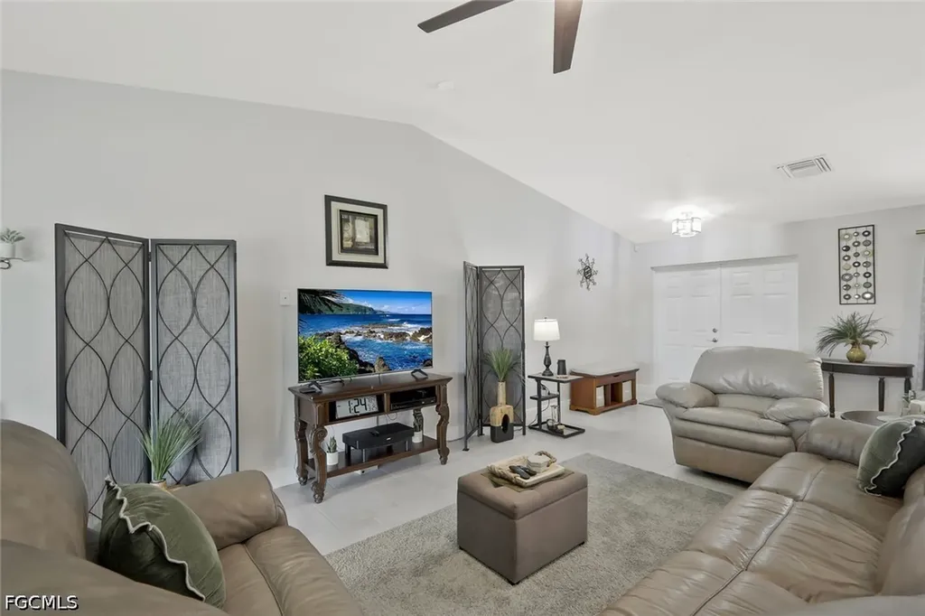 2519 NE 5th Place Cape Coral FL 33909