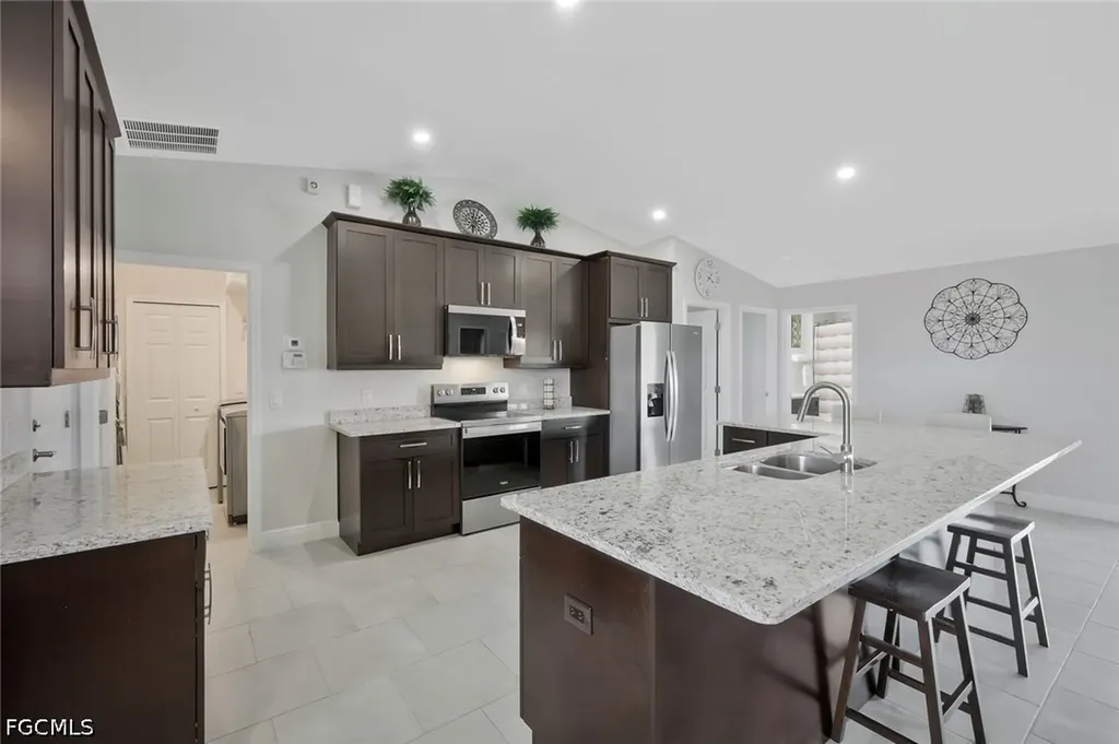 2519 NE 5th Place Cape Coral FL 33909