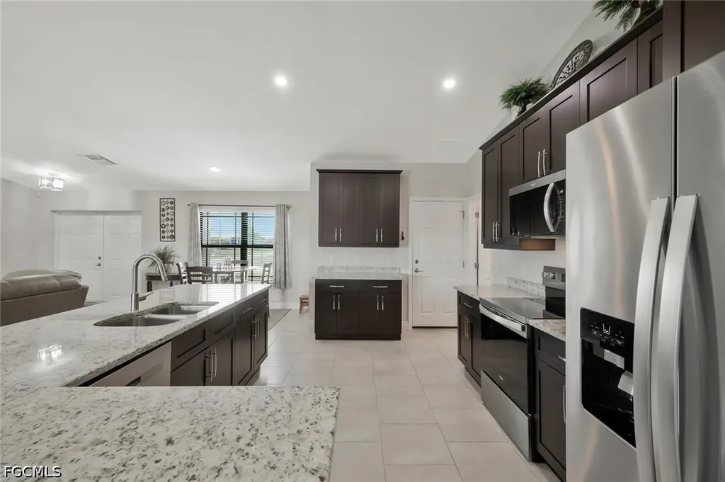 2519 NE 5th Place Cape Coral FL 33909