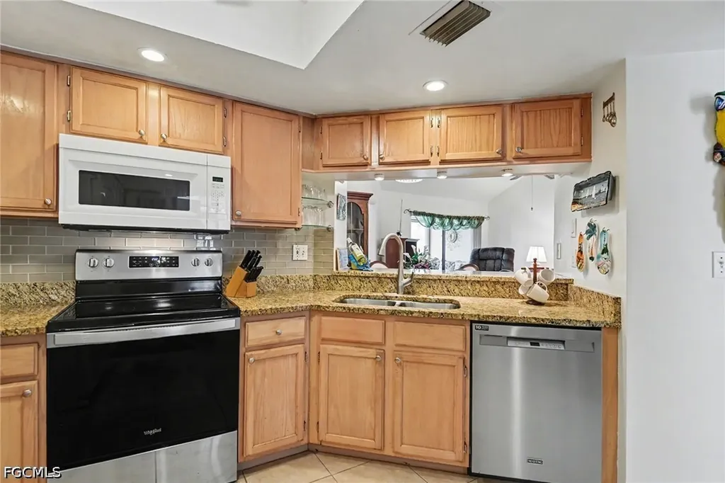 9652 Windsor Gardens Lane Fort Myers FL 33919