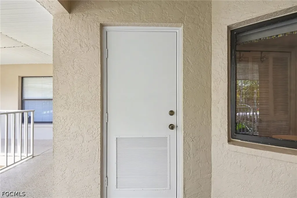 9652 Windsor Gardens Lane Fort Myers FL 33919