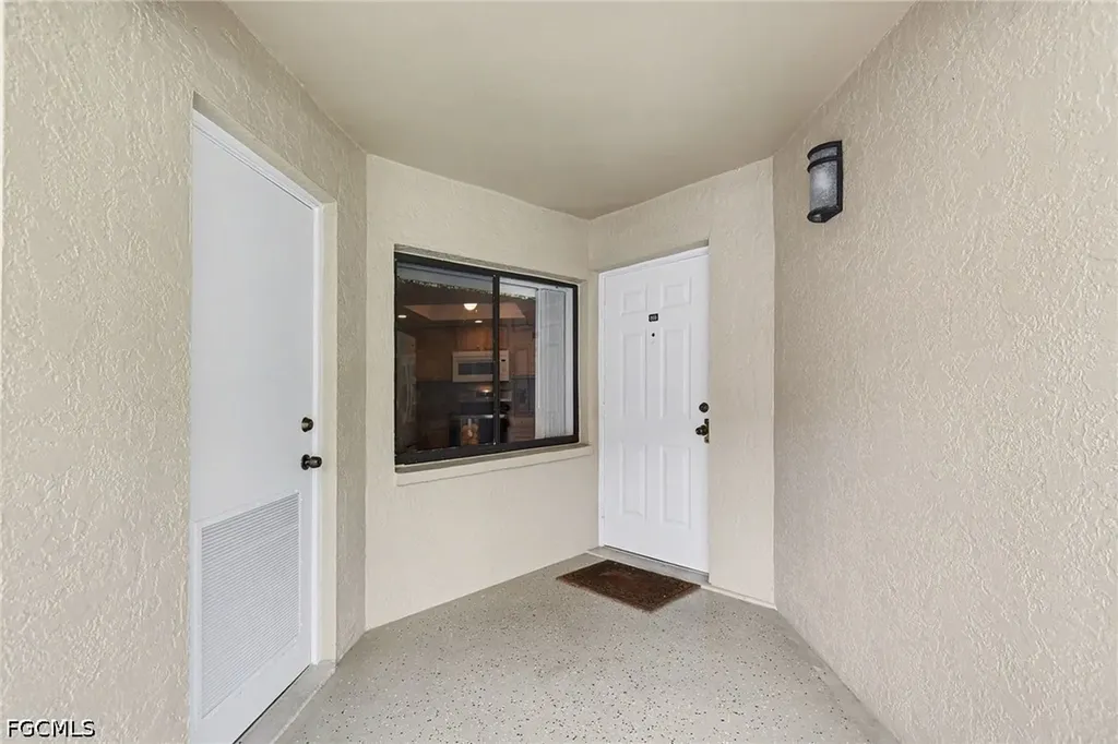 9652 Windsor Gardens Lane Fort Myers FL 33919