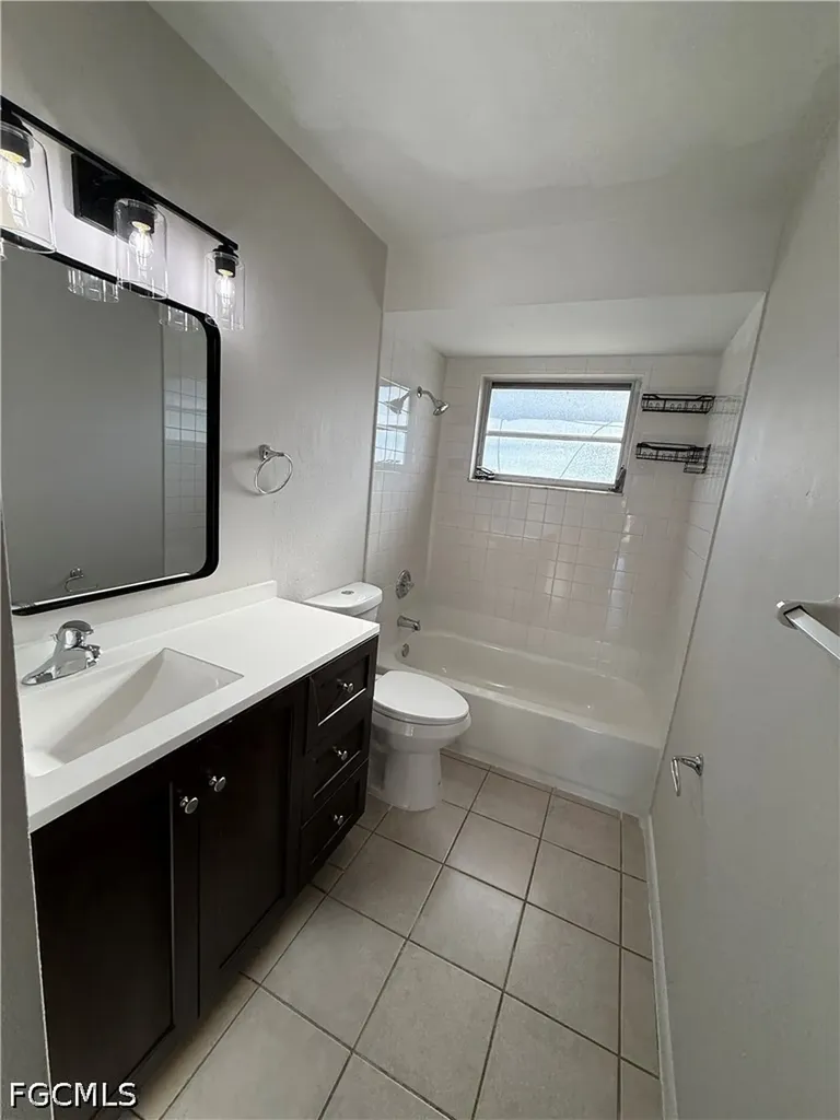 3307 SE 15th Place Cape Coral FL 33904