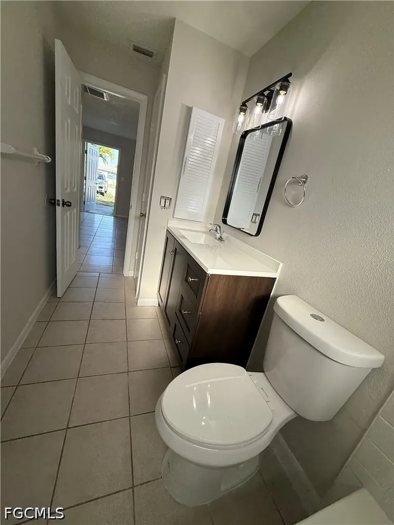 3307 SE 15th Place Cape Coral FL 33904